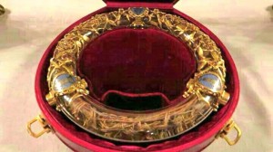 corona de espías notre dame