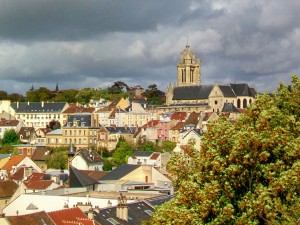 Pontoise_(95),_cathédrale_Saint-Maclou,_vue_depuis_le_jardin_des_Cinq_Sens_(promontoire_du_château)
