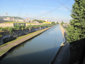 Pantin_train_canal_Ourcq